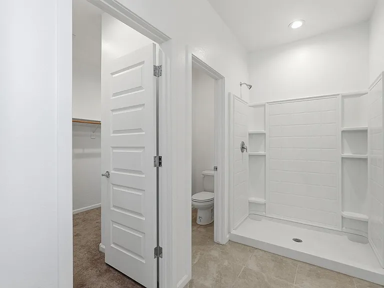 2440 W Bowker St — Photo 22