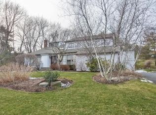 15 Wagon Wheel Rd, Mamaroneck, NY 10543