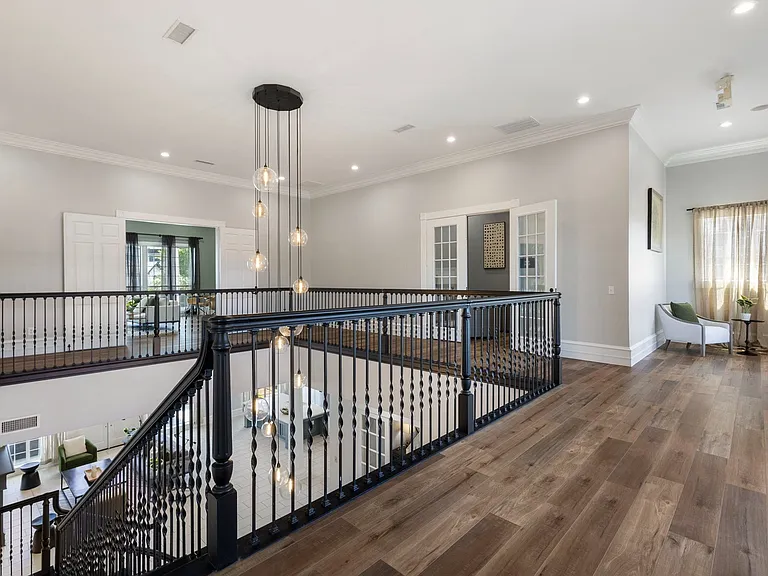 Leasing Center