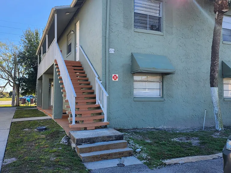 Building 736 at Palm Gardens Condominium Association Inc