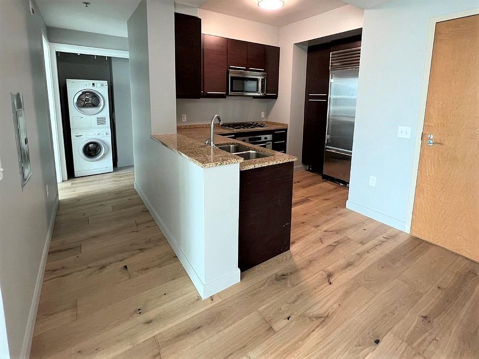 1st image of 425 1st St Unit 2108