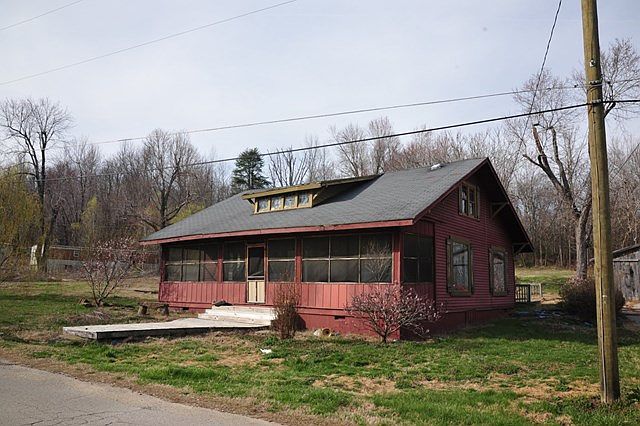 1st image of 140 Princeton St