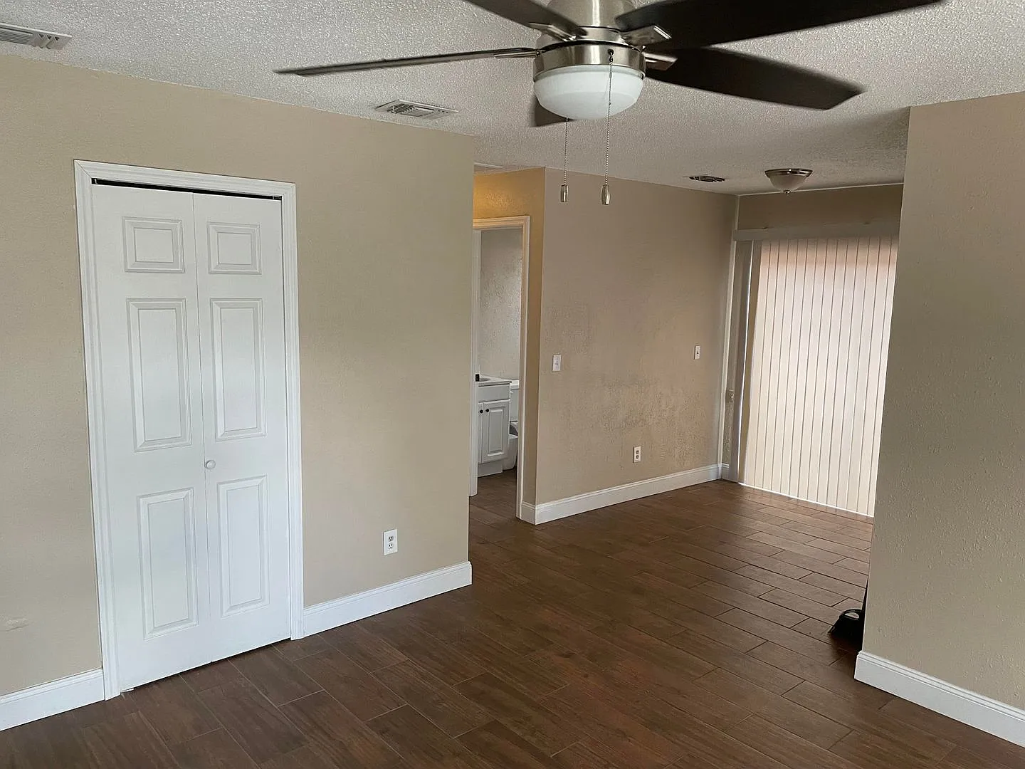 Great location .-.2 bedroom and 2 bath with washer and dryer — Photo 3