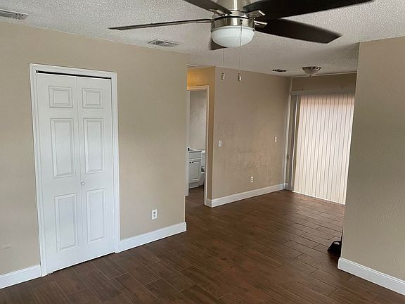 3rd image of 3029 Center St