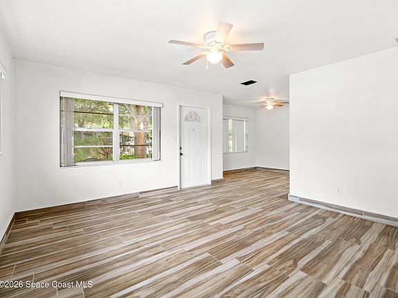 5th image of 979 Alexia St