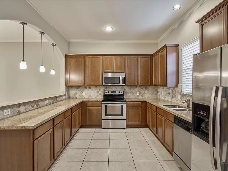 2738 Misty Heath Ln — Photo 10