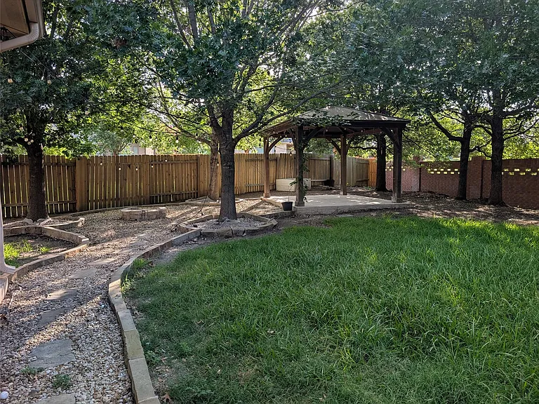 1602 Westmeadow Trl — Photo 28