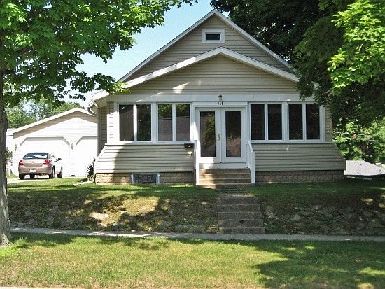 1st image of 464 N Lake St