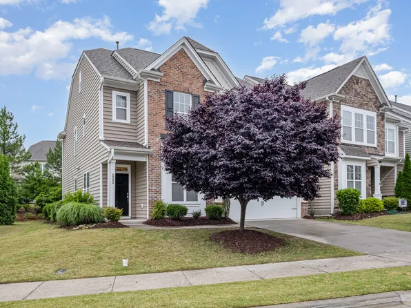 522 Finnbar Dr, Cary, NC 27519