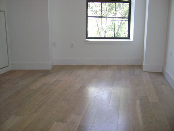 4th image of 3101 Vernon Blvd APT 509