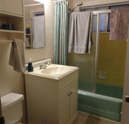 Unit #1 Bathroom
