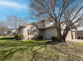 290 Pendryn Hill Overlook, Woodbury, MN 55125