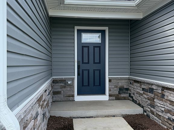 2nd image of 4095 Mayfield Rd