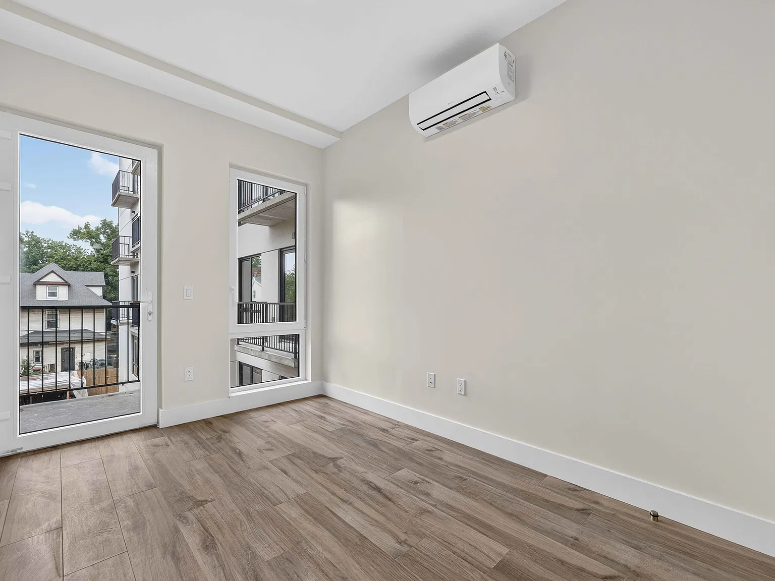 157 Hawthorne Street — Photo 2