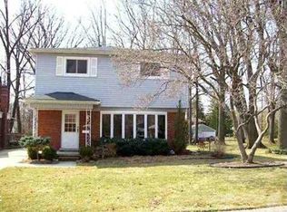 20426 Woodmont St, Harper Woods, MI 48225