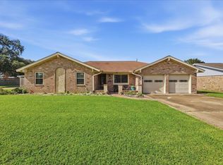 1109 Arthur St, Bridge City, TX 77611