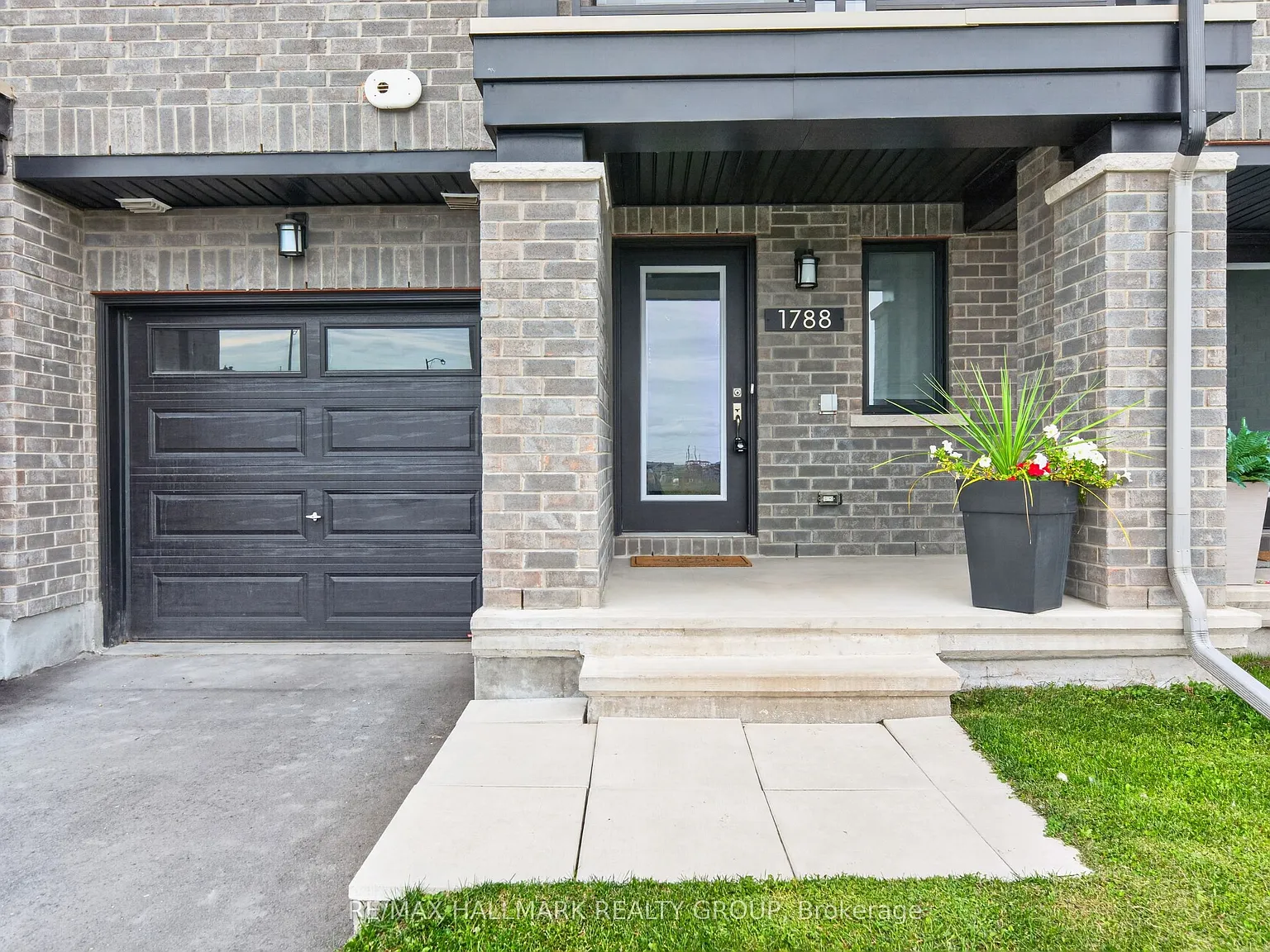2 bed, $2,600 — Photo 3
