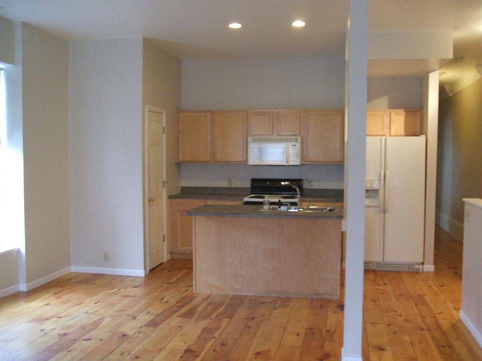 Open View From Living Room To Kitchen