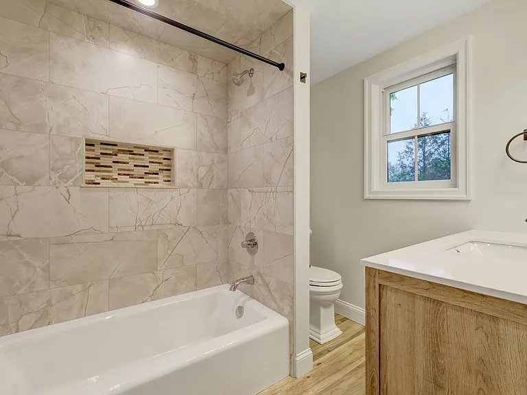 134 Johnson Ave — Photo 27