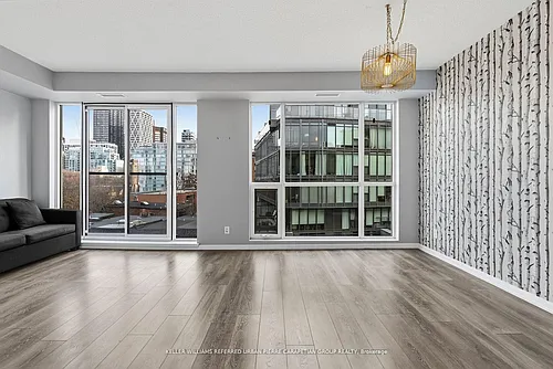 18 Beverley St #706B Photo 1