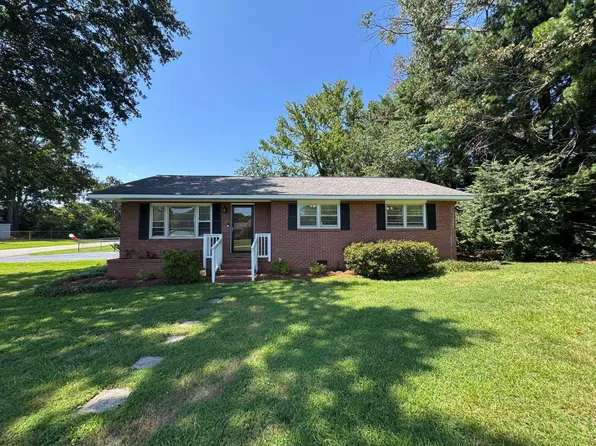 142 Woodhaven Dr, Spartanburg, SC 29307