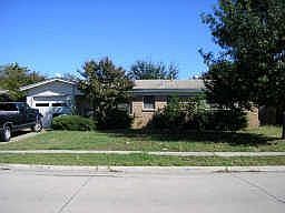 1st image of 832 Jerry Ln