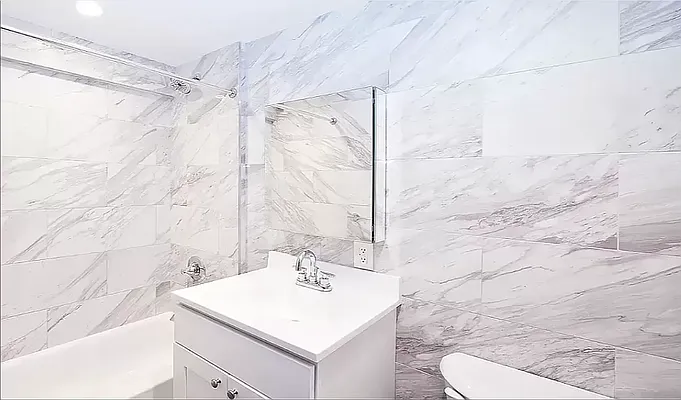 Rented by R New York | media 12