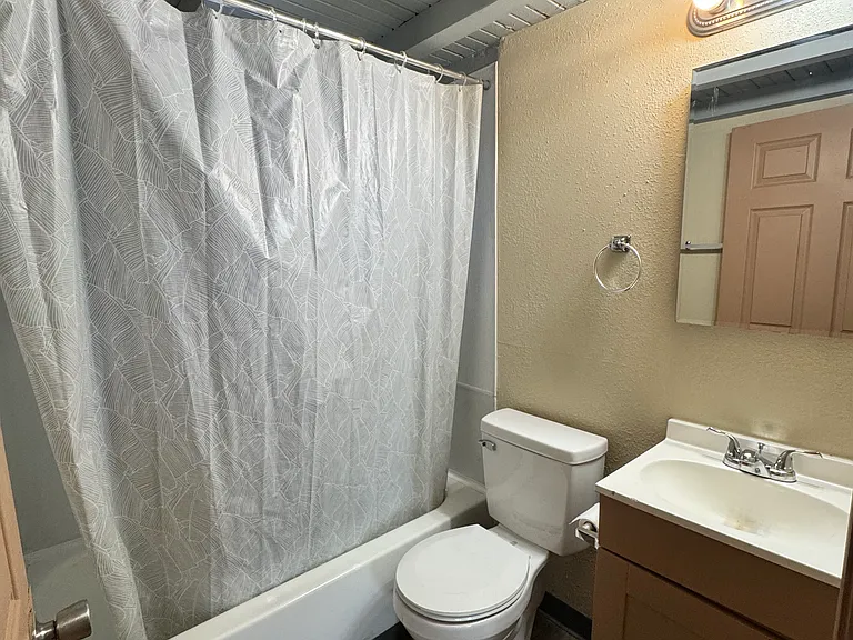 2600 Lake Ave #12 — Photo 5