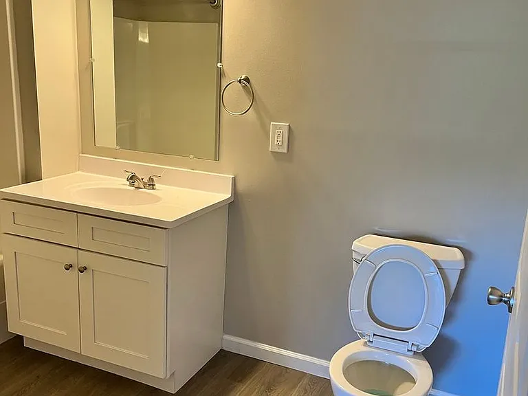 Lakepointe Apartment Homes — Photo 9