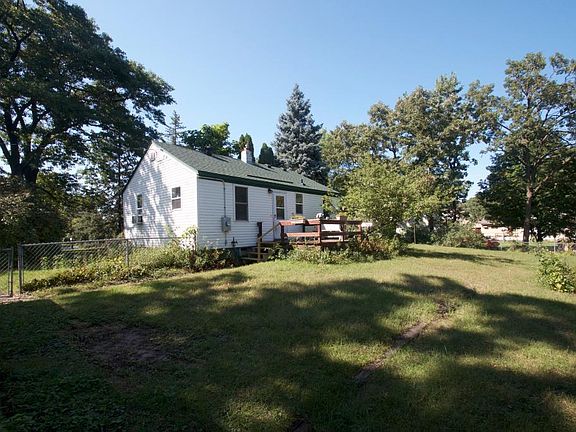 4th image of 9915 Cottonwood St NW