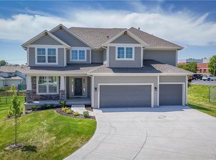 6108 Lewis Dr, Shawnee, KS 66226