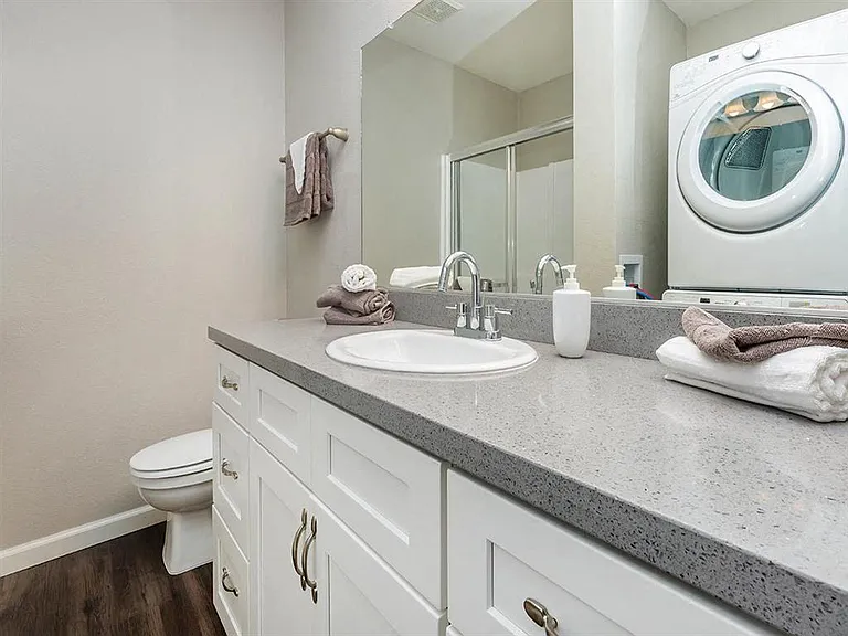 La Veta Grand Apartments — Photo 57