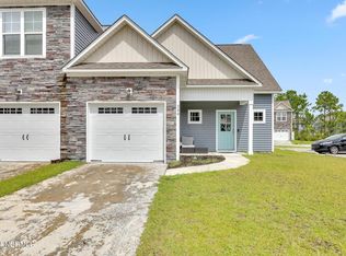 344 S Stingray Ln, Sneads Ferry, NC 28460