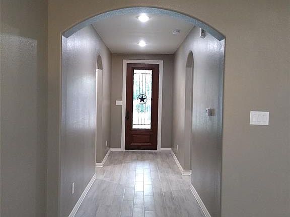 5th image of 750 Elsberry Ave
