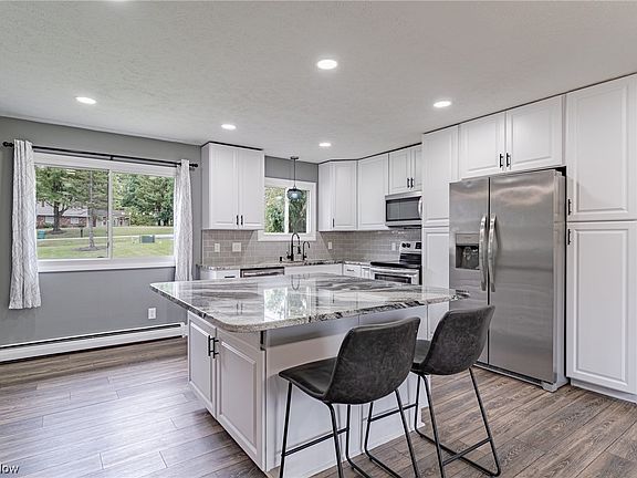 4th image of 13970 Meadowlark Ln