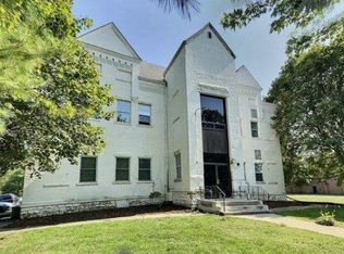 409 S Maple St APT 215, Kouts, IN 46347