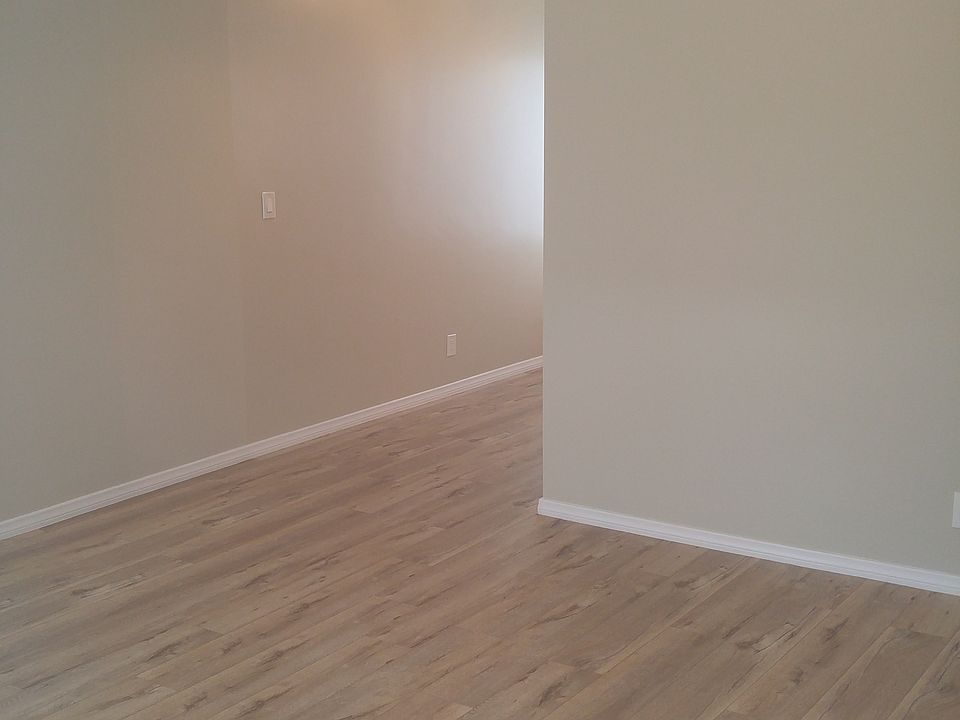 1st image of 819 N Acacia St