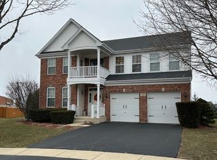 156 Abbey Ln, Geneva, IL 60134