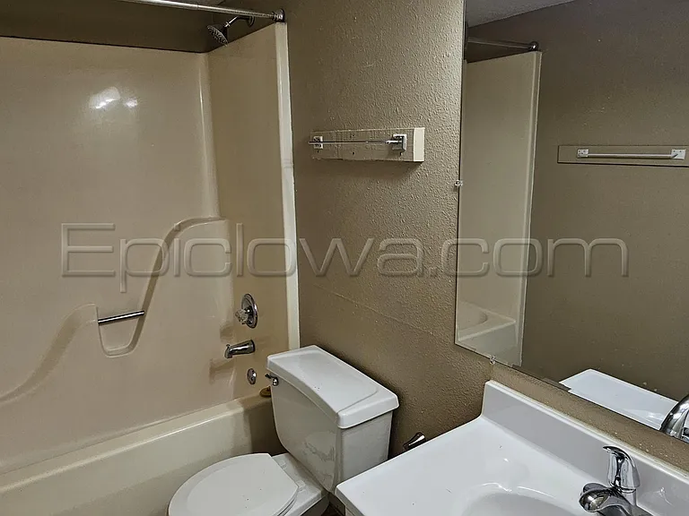 1207 O Avenue Pl NE — Photo 8