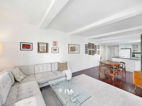 235 E 49th St APT 10B, Manhattan, NY 10017