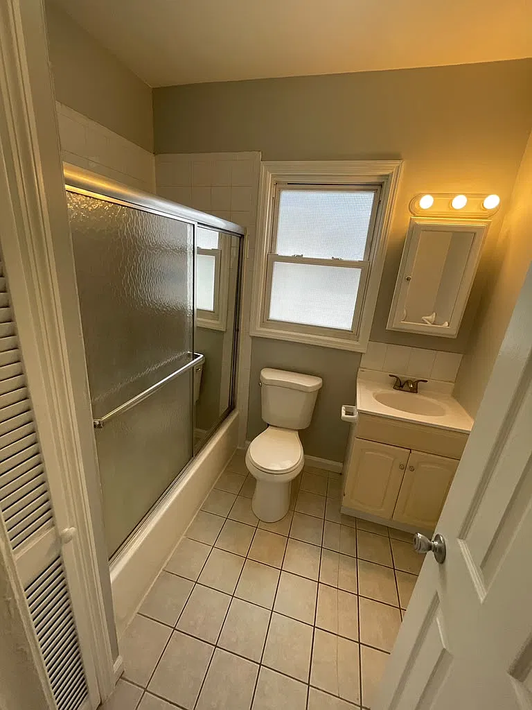 3 bed, $2,400 — Photo 3