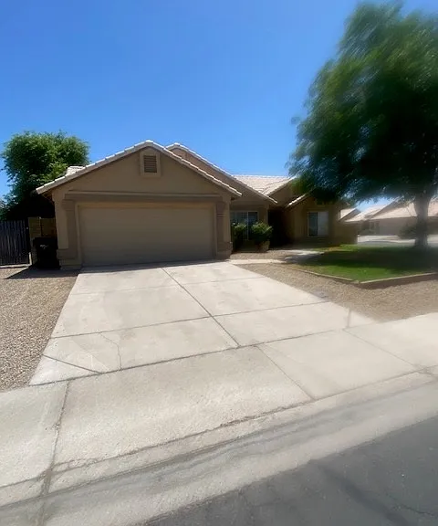 1125 N Pheasant Dr — Photo 1