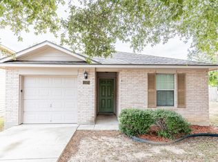 5526 Hidden Cyn, San Antonio, TX 78252