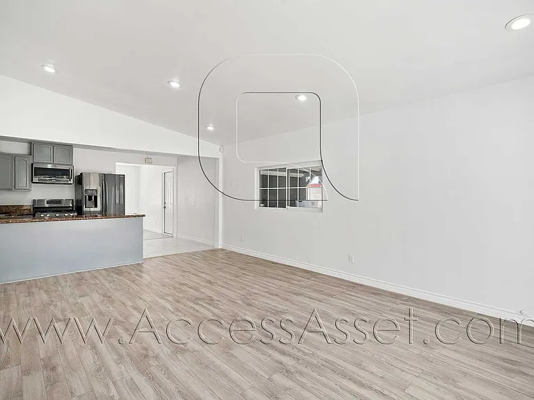 4239 W 179th St — Photo 11