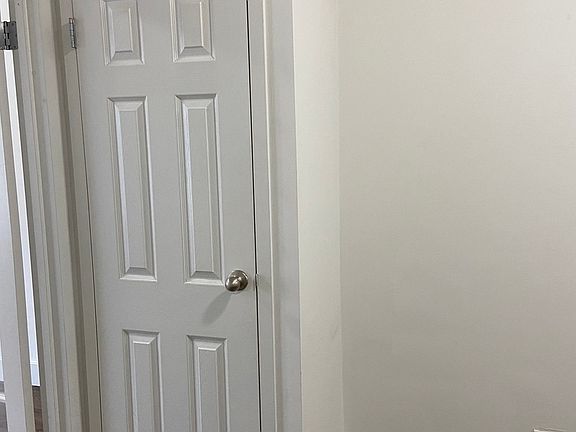 5th image of 411 W 48th St #2R
