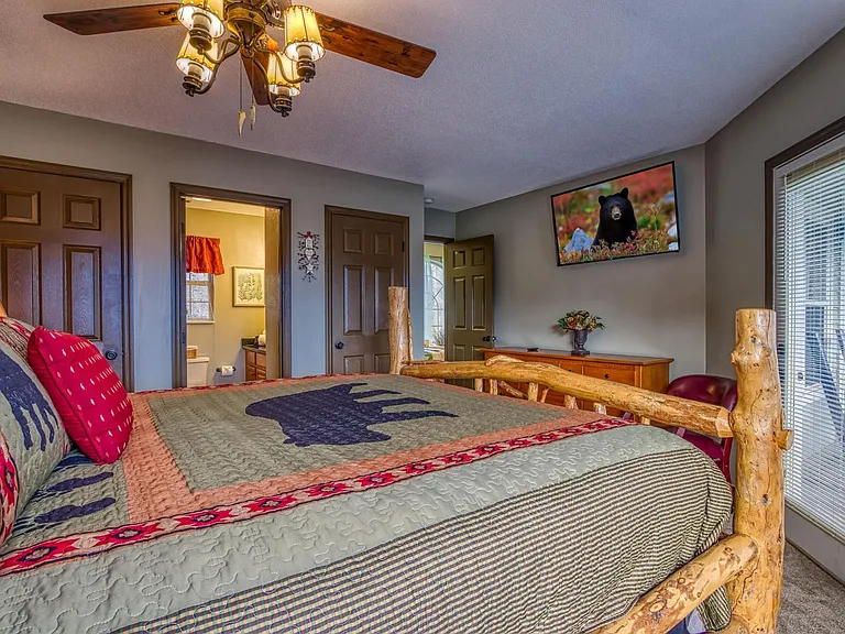 905 Smoky Bears Way — Photo 30