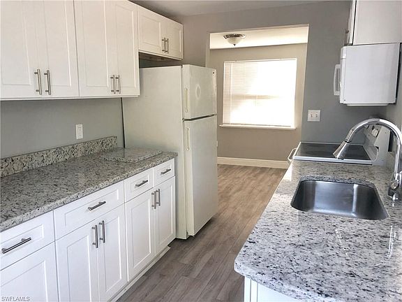3rd image of 2808 Winona Dr