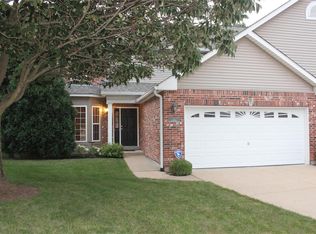 1257 Castle Gate Villas Dr, Saint Louis, MO 63132