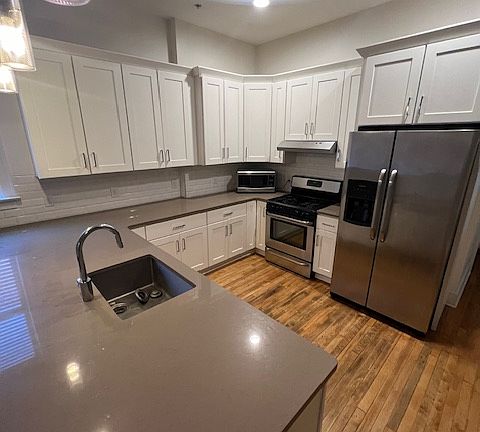 4th image of 686 Main St APT D