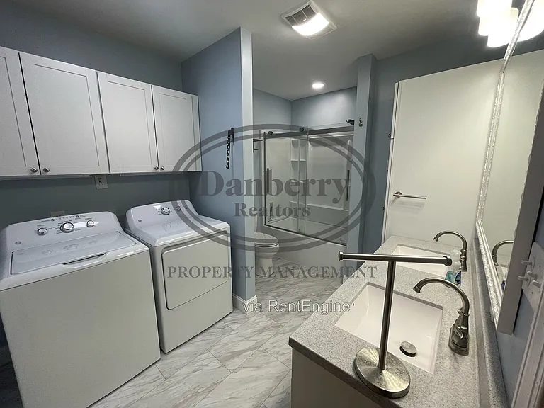 109 S Main St — Photo 5